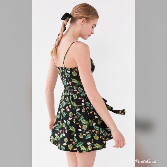 ECOTE Button Front TieBelt Black Print Mini Dress - Picture 4 of 8